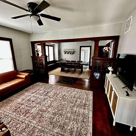 Mrs. Hughes Cottage - 2 Bedroom House W/ Parking Hamilton Dış mekan fotoğraf