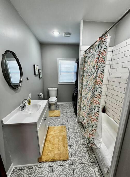 Mrs. Hughes Cottage - 2 Bedroom House W/ Parking Hamilton Dış mekan fotoğraf